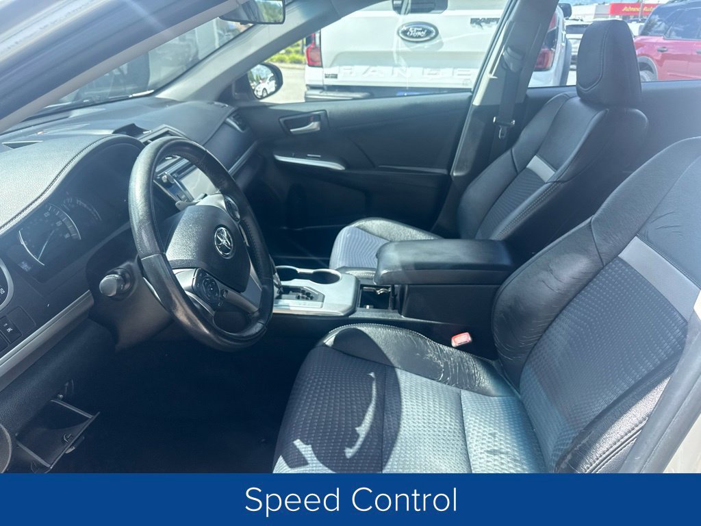 Used 2014 Toyota Camry SE FWD image 9