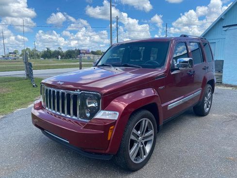 Used 2012 Jeep Liberty Limited Jet w/ Comfort/Convenience Group AWD/4WD image 2