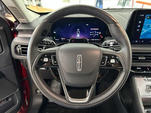 Certified 2025 Lincoln Aviator AWD image 15