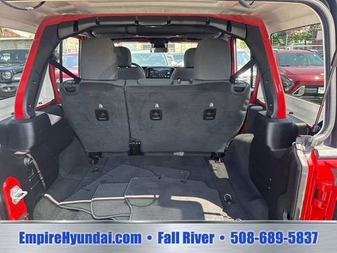 Used 2024 Jeep Wrangler Unlimited Sport AWD/4WD image 5