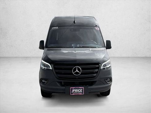 Used 2023 Mercedes-Benz Sprinter 2500 image 2