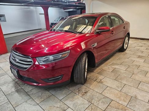 Used 2014 Ford Taurus SEL w/ Equipment Group 201A image 5