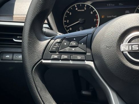 Used 2025 Nissan Altima 2.5 SV w/ SV Special Edition Package FWD image 13