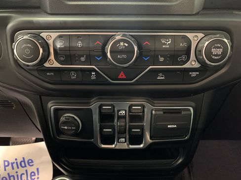 Used 2021 Jeep Wrangler Unlimited Sport AWD/4WD image 26
