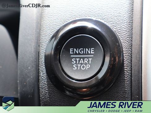 Used 2025 Ford Expedition Active AWD/4WD image 35