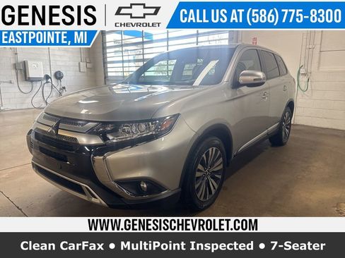 Used 2020 Mitsubishi Outlander LE image 1