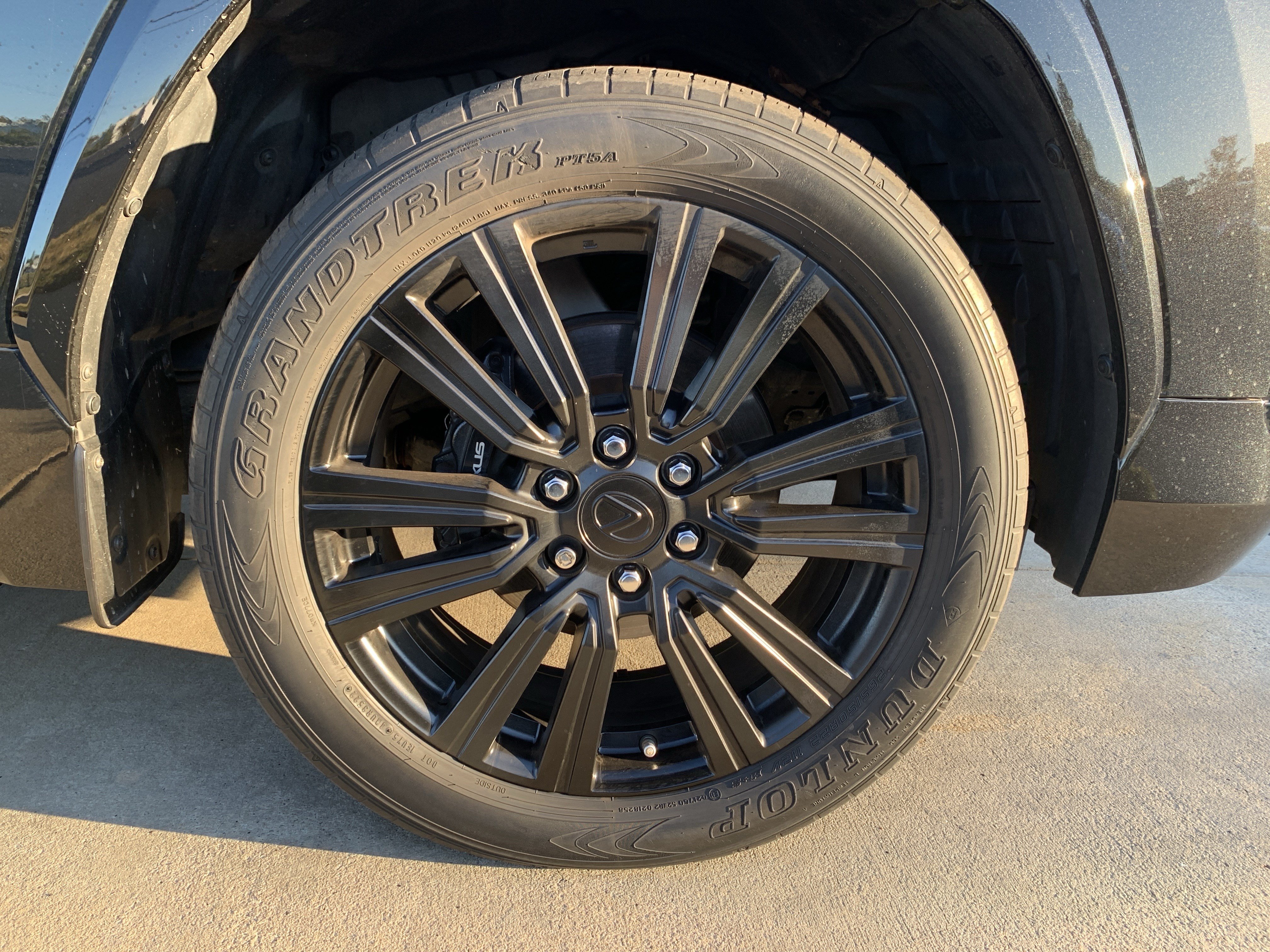 Used 2022 Lexus LX 600 4WD w/ Accessory Package (Z1) image 13
