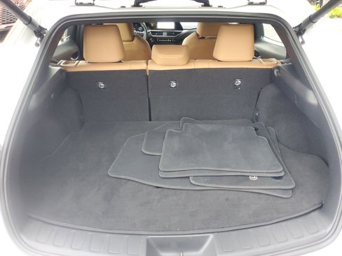 Used 2025 Lexus UX 300h FWD w/ Accessory Package (Z1) image 8