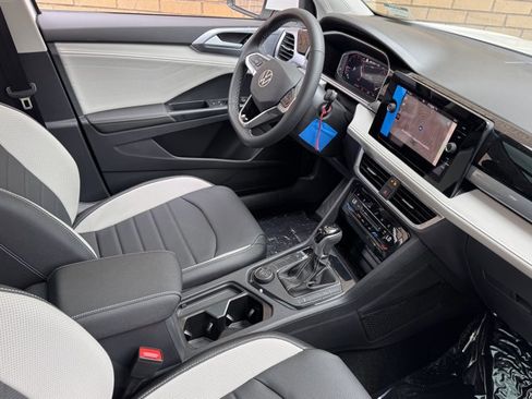 New 2025 Volkswagen Taos SEL image 50