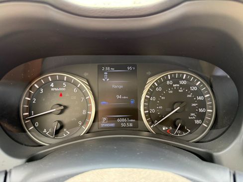 Used 2020 INFINITI Q50 Luxe w/ Essential Package (3.0T Luxe) AWD/4WD image 15
