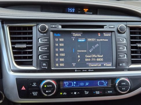 Used 2018 Toyota Highlander Limited FWD image 21