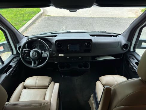 Used 2019 Mercedes-Benz Sprinter 170 image 57