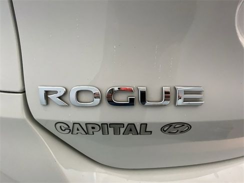 Used 2020 Nissan Rogue SV w/ Premium Package image 12