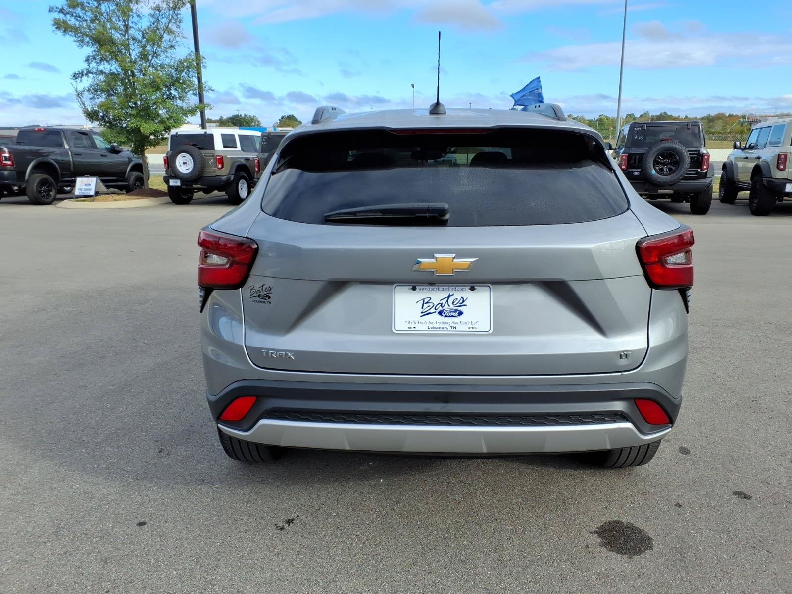 Used 2025 Chevrolet Trax LT FWD image 4