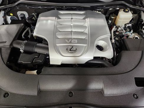 Used 2021 Lexus LX 570 4WD w/ Luxury Package image 52