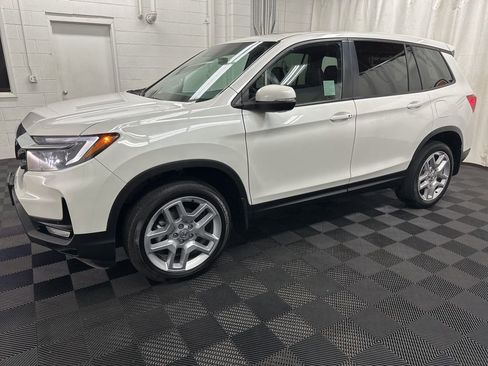 Used 2024 Honda Passport EX-L image 5