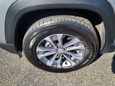 Used 2026 Chevrolet Equinox LT w/ Convenience Package II FWD image 6