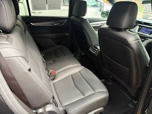 Used 2025 Cadillac XT6 Luxury AWD/4WD image 28