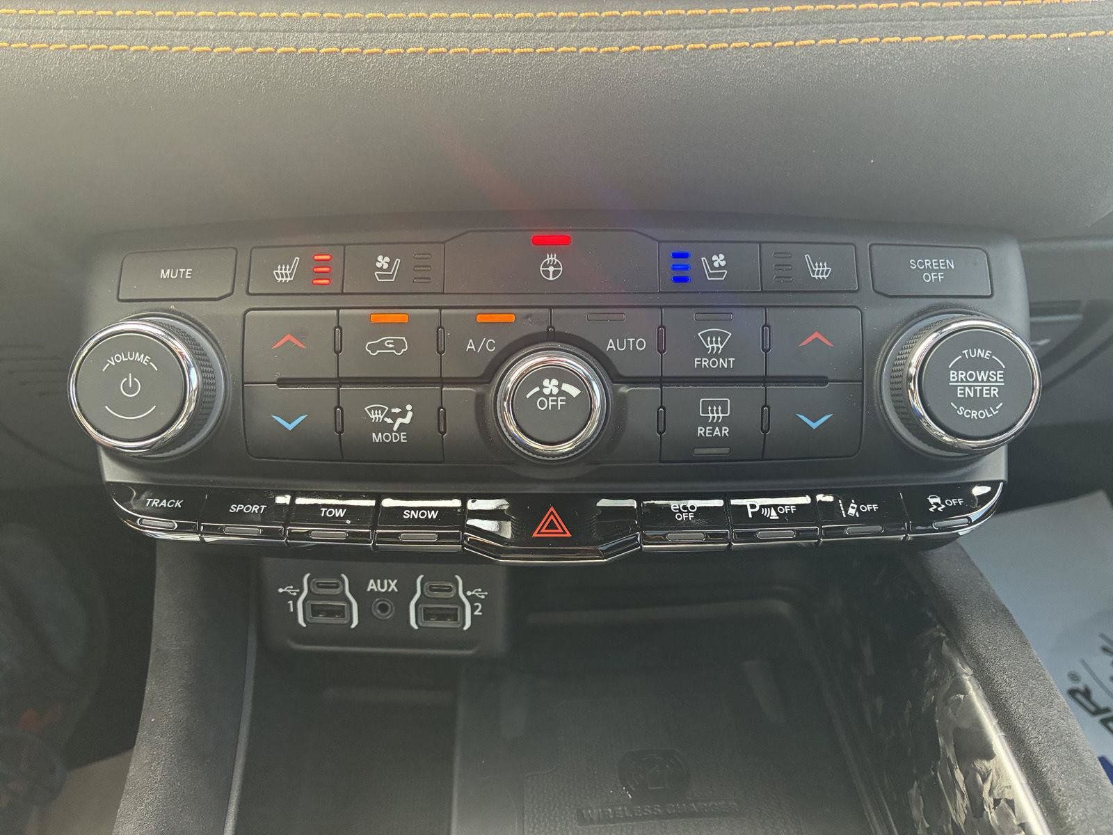 Used 2023 Dodge Durango R/T w/ Hemi Orange Plus Package AWD/4WD image 35