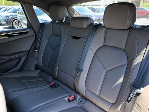 Used 2019 Porsche Macan S AWD/4WD image 36