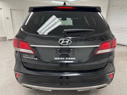 Used 2018 Hyundai Santa Fe SE image 6