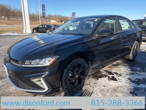 New 2026 Volkswagen Jetta SE image 3