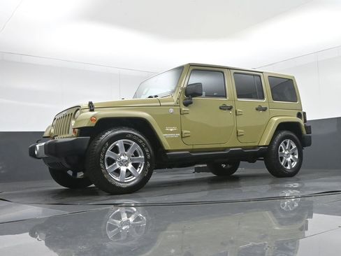 Used 2013 Jeep Wrangler Unlimited Sahara w/ Connectivity Group image 43