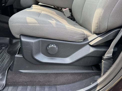 Used 2018 Ford F150 XLT AWD/4WD image 19