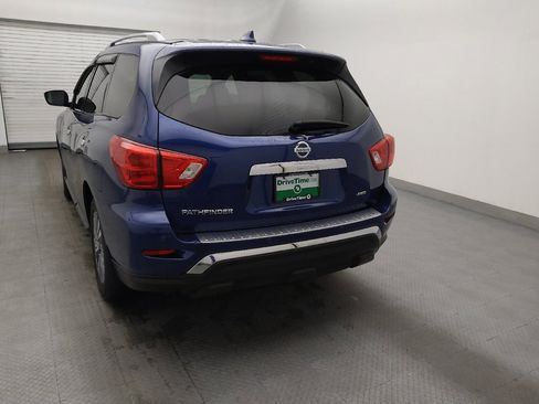 Used 2020 Nissan Pathfinder S image 6