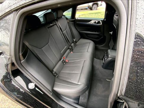 Used 2023 BMW i4 eDrive40 w/ Premium Package image 18