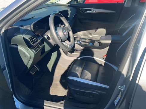 Used 2025 Buick Envision Sport Touring image 4