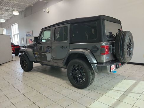 Certified 2024 Jeep Wrangler Unlimited Sahara AWD/4WD image 11
