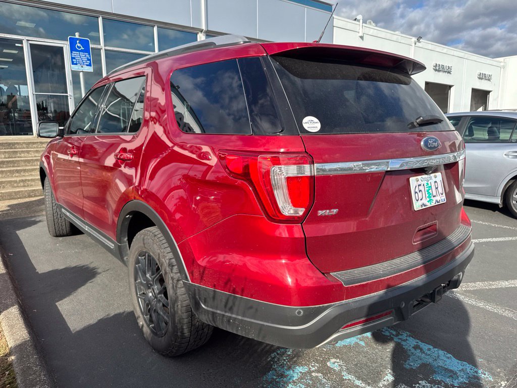 Used 2019 Ford Explorer XLT w/ Equipment Group 202A AWD/4WD image 5