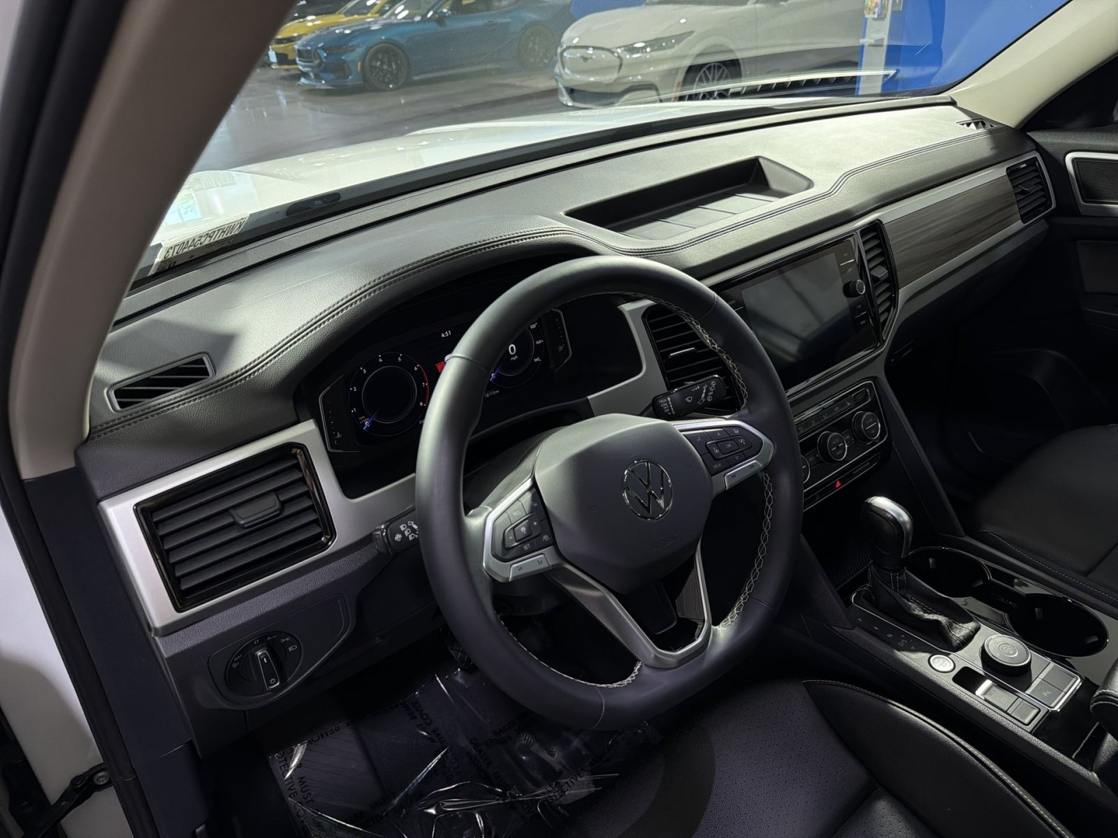 Used 2023 Volkswagen Atlas SEL AWD/4WD image 18