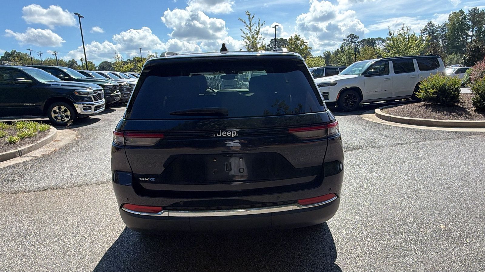 Used 2024 Jeep Grand Cherokee Limited 4xe AWD/4WD image 9