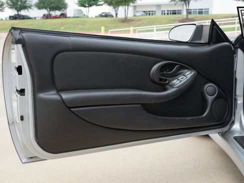 Used 2000 Pontiac Firebird Formula w/ Security Pkg image 9