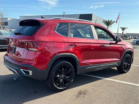 Used 2022 Volkswagen Taos SE image 15