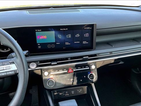 Used 2025 Hyundai Santa Cruz SEL FWD image 6
