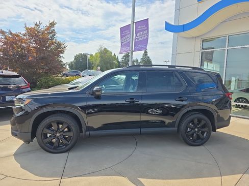 New 2025 Honda Pilot Black Edition image 3