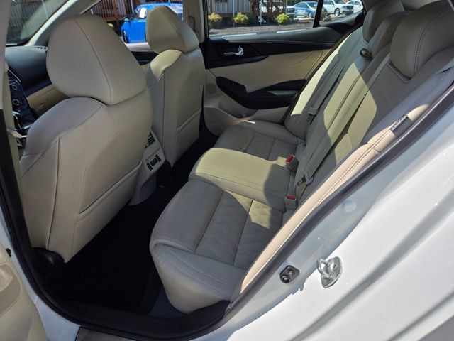 Used 2023 Nissan Maxima Platinum w/ Sport Mat Group FWD image 11