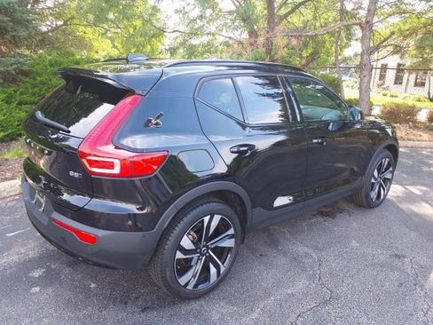 Used 2024 Volvo XC40 B5 Ultimate w/ Protection Package Premier AWD/4WD image 5