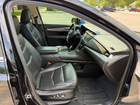 Used 2018 Cadillac XT5 Luxury AWD/4WD image 12