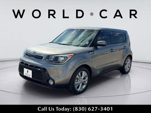 Used 2016 Kia Soul + image 5