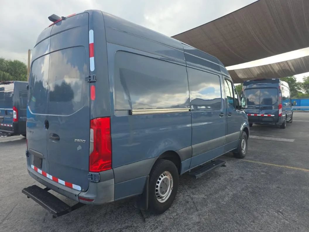 Used 2019 Mercedes-Benz Sprinter 144 image 3