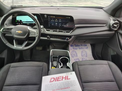 Used 2025 Chevrolet Equinox LT w/ Safety and Technology Package AWD/4WD image 21