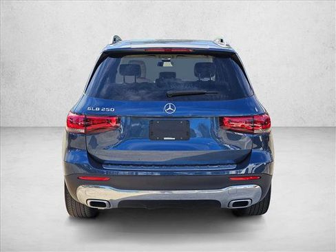 Used 2022 Mercedes-Benz GLB 250 image 7