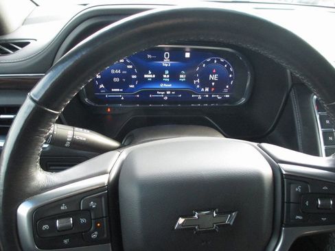 Used 2023 Chevrolet Tahoe Z71 w/ Luxury Package image 31