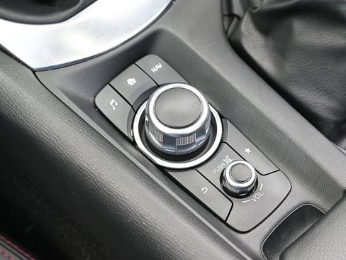 Used 2018 MAZDA MX-5 Miata RF Grand Touring image 29