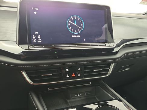 Certified 2024 Volkswagen Atlas Cross Sport SE AWD/4WD image 20