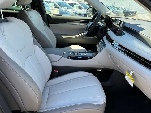 New 2027 INFINITI QX60 Luxe w/ Family Package FWD image 14